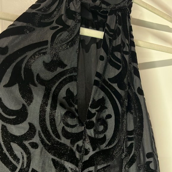 FRANCESCAS BLACK VELVET HALTER NECK DRESS - Picture 8 of 10